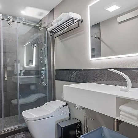 Modern Luxurious Stay Bidet Lighted Mirror Rapid City Exterior foto